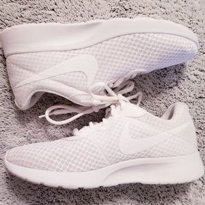 Nike Tanjun Sneakers